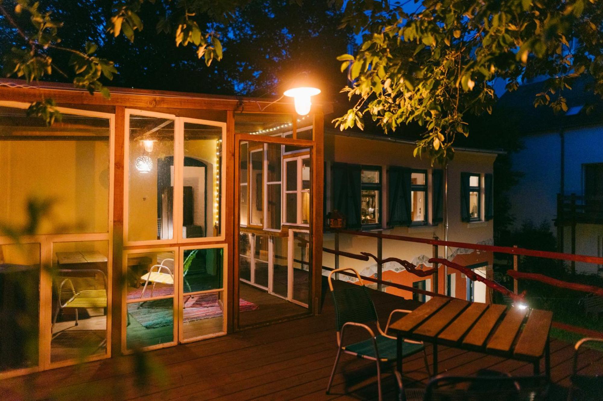 The Upholstery Tinyhouse Deluxe Eco Chalet Kreativ Citynah Хемніц Екстер'єр фото