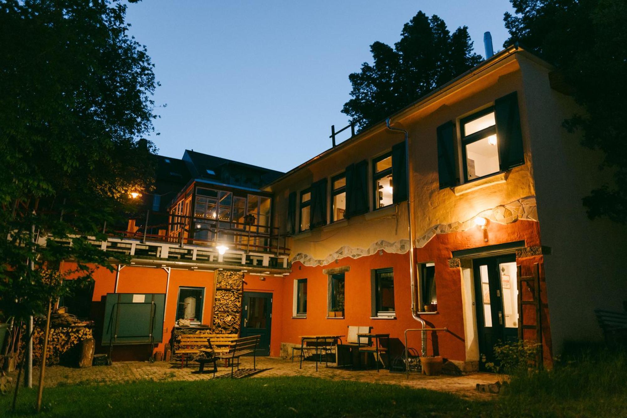 The Upholstery Tinyhouse Deluxe Eco Chalet Kreativ Citynah Хемніц Екстер'єр фото