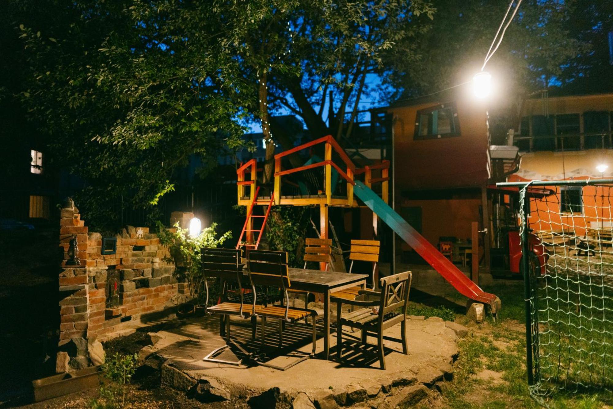 The Upholstery Tinyhouse Deluxe Eco Chalet Kreativ Citynah Хемніц Екстер'єр фото